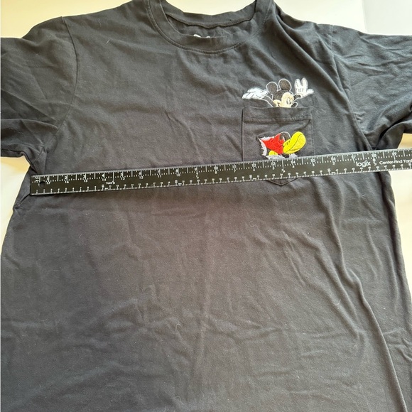 Disney Mickey Mouse Embroidered Stepping Out Of Pocket mens large - Picture 3 of 7